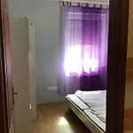 4 Lurko Apartman Uj Apartment *
