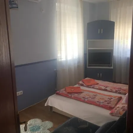 4 Lurko Apartman Uj Lägenhet *