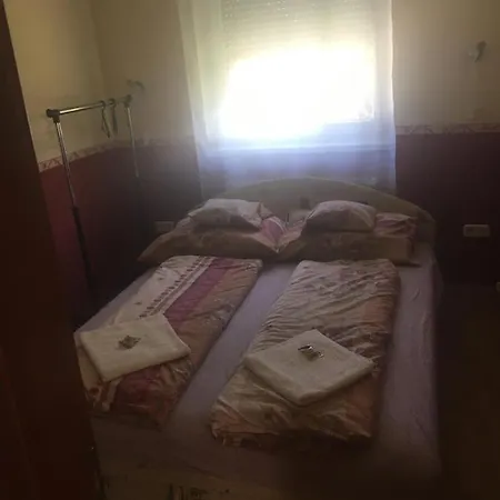 Lägenhet 4 Lurko Apartman Uj *