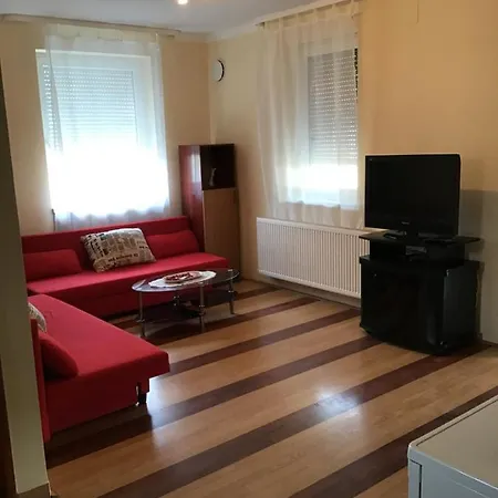 4 Lurko Apartman Uj Appartamento *