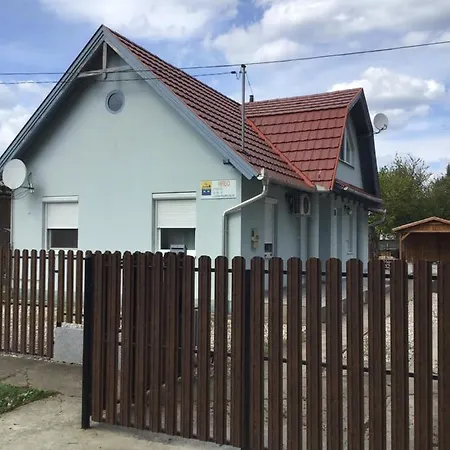 4 Lurko Apartman Uj